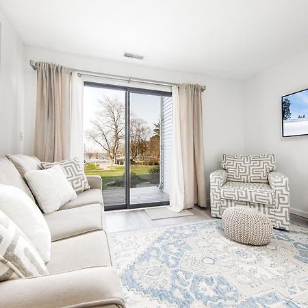 Gorgeous 2 Bedroom Lake View Condo Traverse City Esterno foto